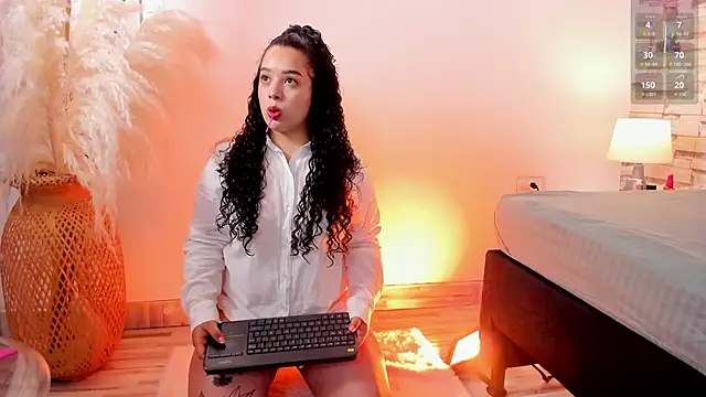 Julieta 333 online show from November 20, 11:44 am