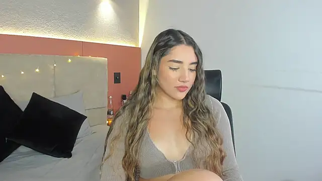 Snapshot of AniiRose chatting on November 17, 12:03 am AniiRose online show from November 17, 12:03 am