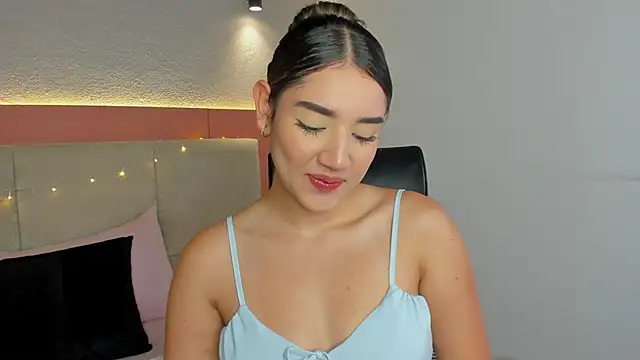 Snapshot of AniiRose chatting on November 26, 12:54 am AniiRose online show from November 26, 12:54 am