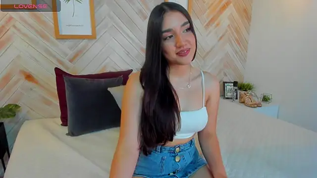 Snapshot of AniiRose chatting on February 2, 1:34 am AniiRose online show from February 2, 1:34 am