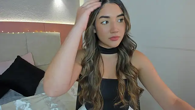 Snapshot of AniiRose chatting on November 7, 2:05 am AniiRose online show from November 7, 2:05 am