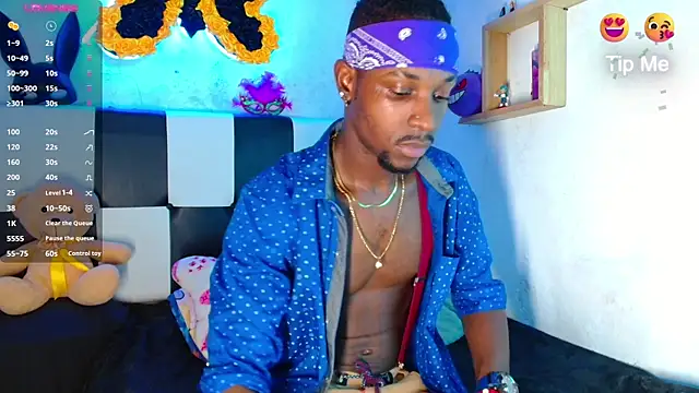 Snapshot of Aroonpapisex chatting on February 27, 12:27 pm Aroonpapisex online show from February 27, 12:27 pm