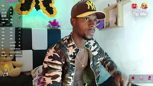 Snapshot of Aroonpapisex chatting on March 4, 12:35 pm Aroonpapisex online show from March 4, 12:35 pm