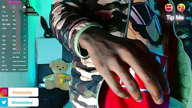 Snapshot of Aroonpapisex chatting on February 2, 1:26 am Aroonpapisex online show from February 2, 1:26 am