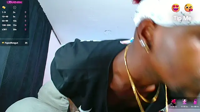 Snapshot of Aroonpapisex chatting on February 15, 7:57 pm Aroonpapisex online show from February 15, 7:57 pm