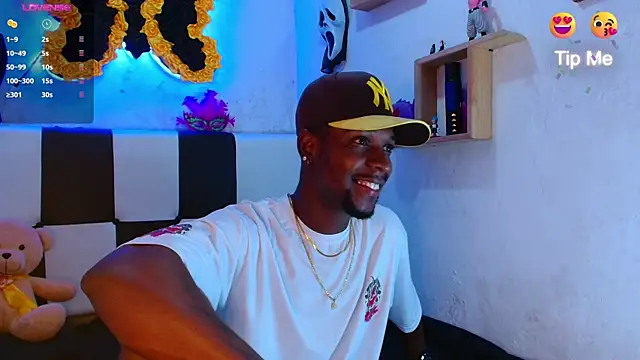 Snapshot of Aroonpapisex chatting on March 2, 12:45 pm Aroonpapisex online show from March 2, 12:45 pm