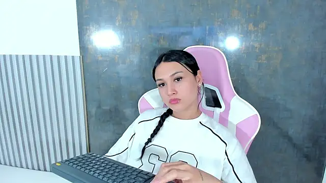 Snapshot of lana_boomer chatting on October 3, 8:21 pm lana boomer online show from October 3, 8:21 pm