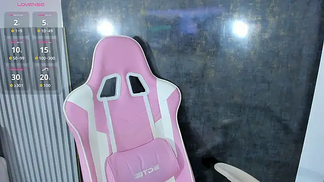 lana boomer online show from March 5, 8:05 pm