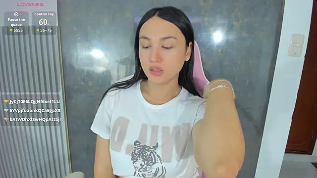 lana boomer online show from April 11, 1:04 pm