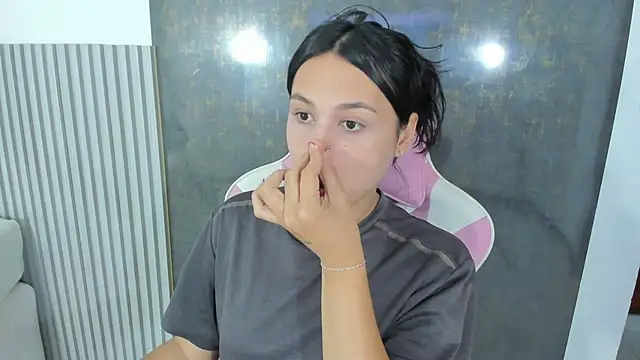 lana boomer online show from February 13, 8:31 pm