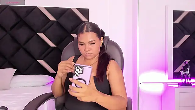 Carolina Evanss online show from May 2, 3:56 am