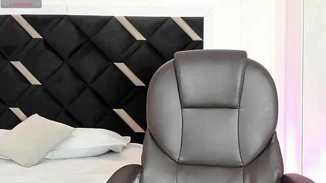 Carolina Evanss online show from April 2, 3:57 am