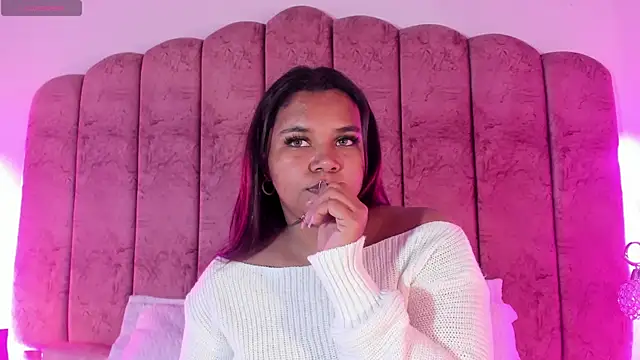 Carolina Evanss online show from December 3, 6:14 am