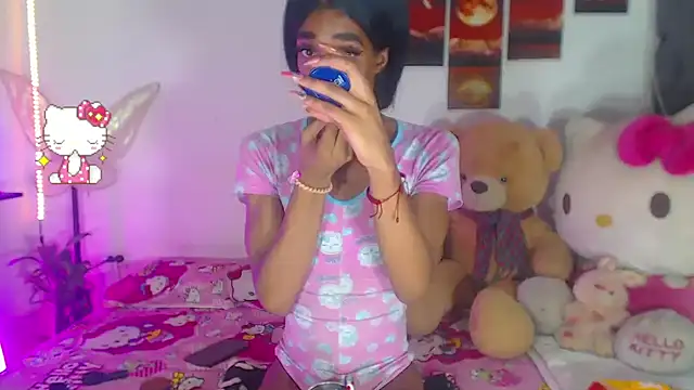 lucianadolll online show from January 15, 7:50 pm