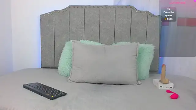 Snapshot of giorno_giovanna chatting on December 9, 5:08 pm giorno giovanna online show from December 9, 5:08 pm