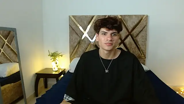 Snapshot of Themilow chatting on January 21, 3:15 am Themilow online show from January 21, 3:15 am