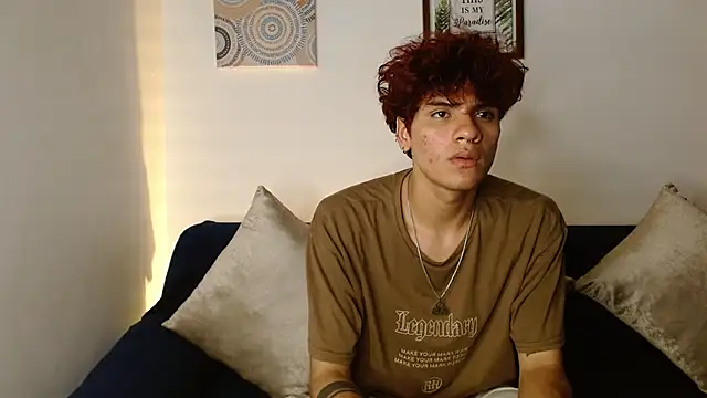 Snapshot of Themilow chatting on March 7, 4:24 am Themilow online show from March 7, 4:24 am