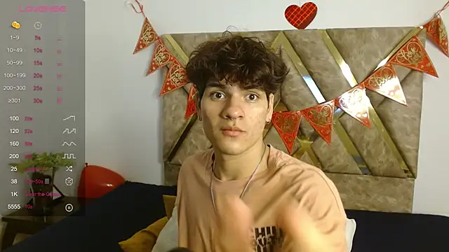 Snapshot of Themilow chatting on February 17, 3:15 am Themilow online show from February 17, 3:15 am