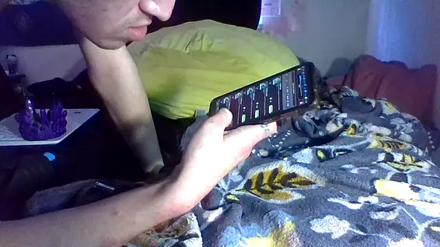 Snapshot of ATwinkie chatting on March 22, 6:36 pm ATwinkie online show from March 22, 6:36 pm