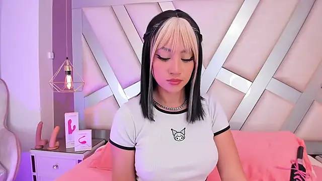 MadissonRey online show from November 7, 1:15 pm