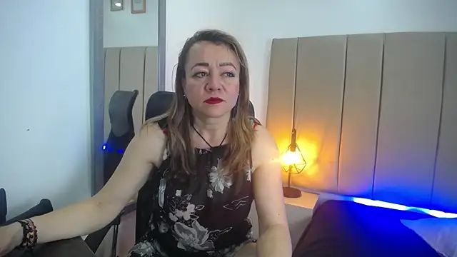 Snapshot of Lupiita223 chatting on March 5, 12:55 pm Lupiita223 online show from March 5, 12:55 pm