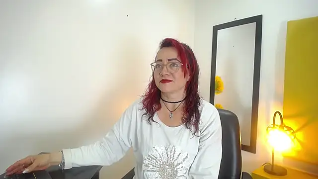 Snapshot of Lupiita223 chatting on September 28, 1:51 pm Lupiita223 online show from September 28, 1:51 pm