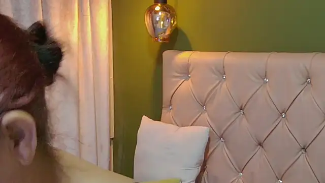 Snapshot of renata_milf_ chatting on September 21, 11:59 am renata milf online show from September 21, 11:59 am
