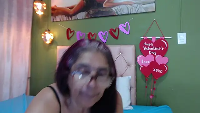 Snapshot of renata_milf_ chatting on February 15, 4:45 pm renata milf online show from February 15, 4:45 pm