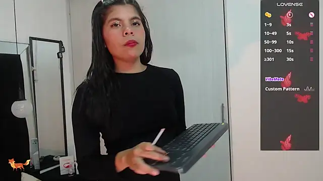 cutehanna1 online show from March 8, 7:31 pm
