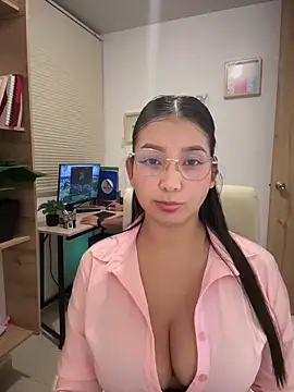 licky lu online show from May 3, 1:44 am