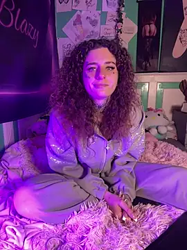 BlazyKitsune- online show from February 18, 7:10 pm