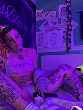 BlazyKitsune- online show from April 21, 6:58 pm