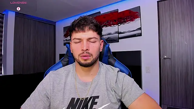 nick klaus online show from April 7, 10:11 pm