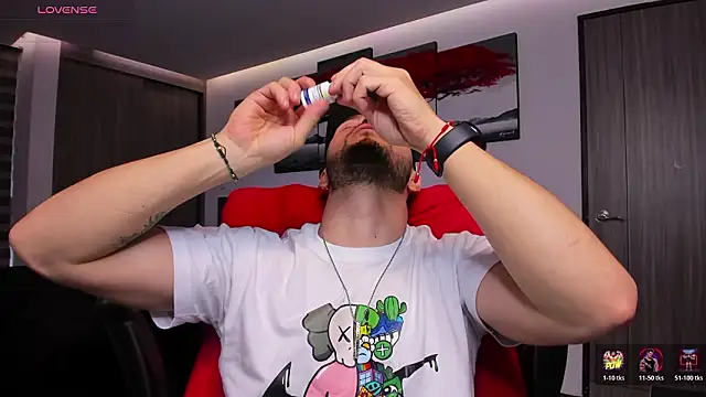 Snapshot of nick_klaus chatting on February 25, 9:58 pm nick klaus online show from February 25, 9:58 pm