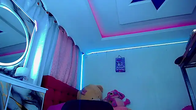 TiffanyMackensyy online show from June 5, 1:43 am