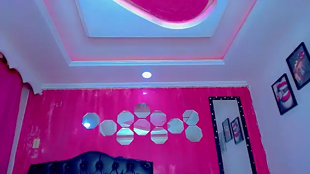 TiffanyMackensyy online show from December 22, 9:26 pm