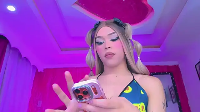 TiffanyMackensyy online show from June 16, 10:54 pm