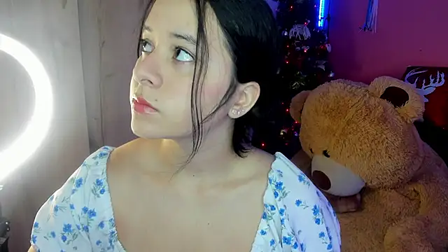 agnes 213 online show from December 18, 1:48 pm