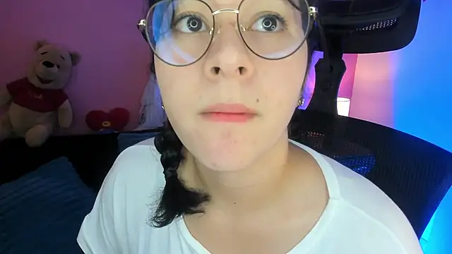 agnes 213 online show from September 26, 1:40 pm