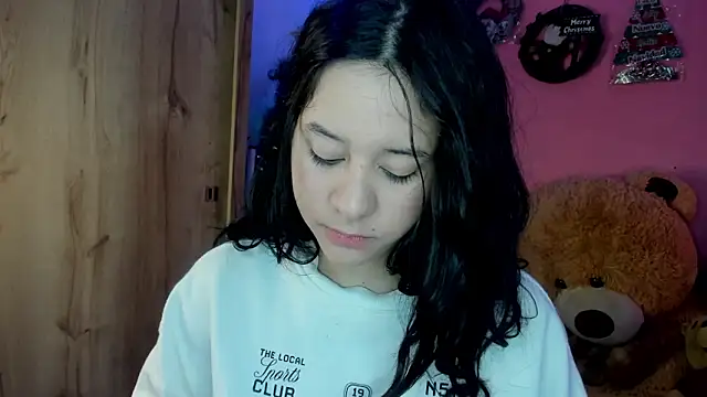 agnes 213 online show from December 14, 1:49 pm