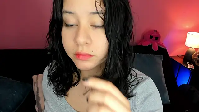 agnes 213 online show from September 28, 4:58 pm