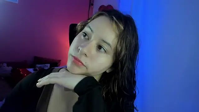 Snapshot of agnes_213 chatting on February 6, 2:13 pm agnes 213 online show from February 6, 2:13 pm