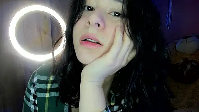 agnes 213 online show from November 30, 1:45 pm