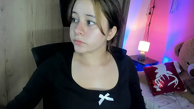 Snapshot of agnes_213 chatting on March 1, 3:34 pm agnes 213 online show from March 1, 3:34 pm