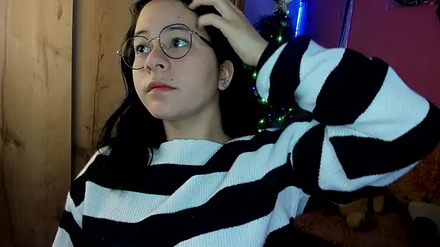 agnes 213 online show from December 15, 2:01 pm