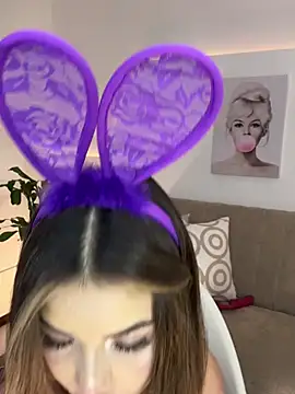 Snapshot of Catvalentine_ chatting on February 20, 7:21 am Catvalentine online show from February 20, 7:21 am