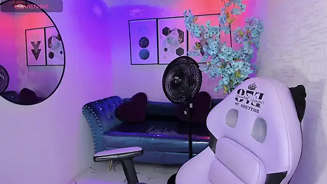 Theia moon online show from December 17, 1:49 pm