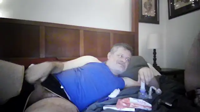 Snapshot of LARawAlways2 chatting on December 1, 5:08 am LARawAlways2 online show from December 1, 5:08 am