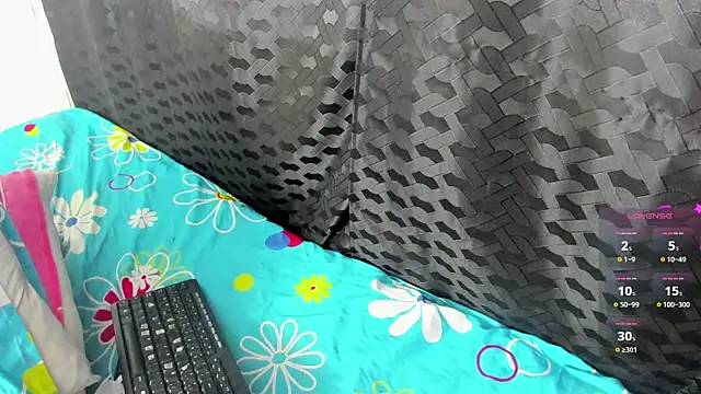 Snapshot of Venus_Blackk chatting on February 22, 10:42 pm Venus Blackk online show from February 22, 10:42 pm