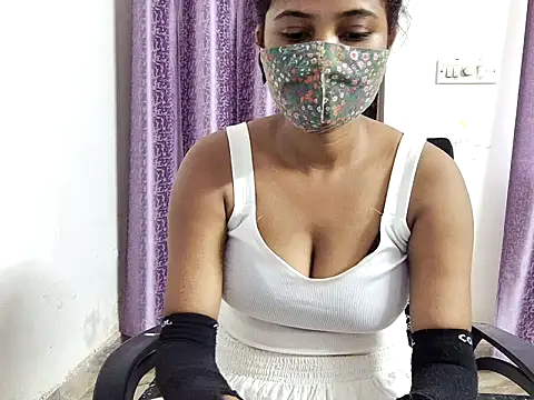 Snapshot of samosa73 chatting on October 5, 9:33 am samosa73 online show from October 5, 9:33 am